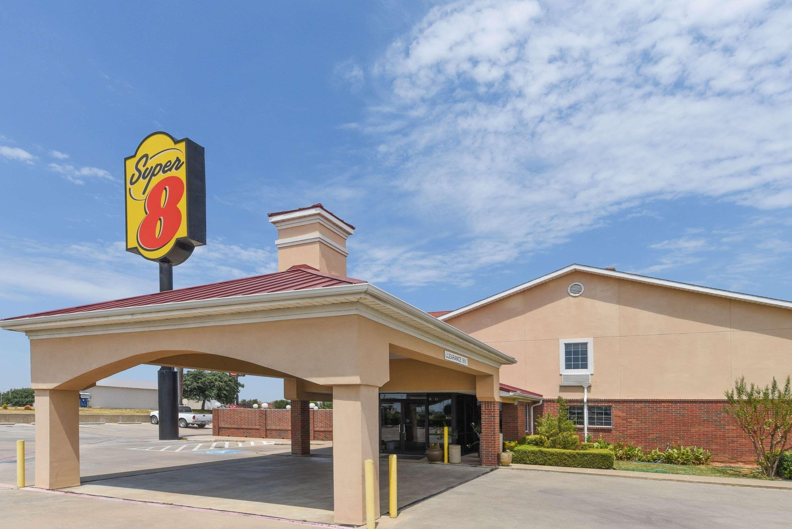 Super 8 By Wyndham Burleson Fort Worth Area Luaran gambar